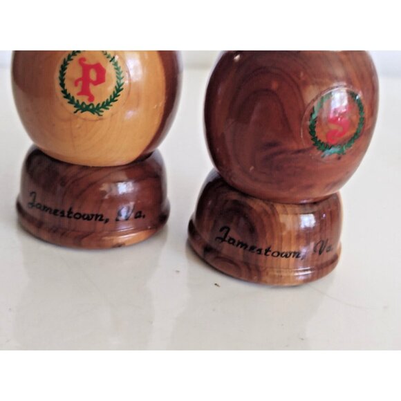 Vintage souvenir wooden Salt and Pepper shakers Jamestown, Virgina - Picture 4 of 12